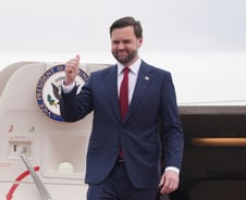 핵 포기 대가는 이란 국민 번영..."트럼프, 종전 일괄타결 원해"