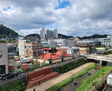 마을호텔·관광·교육이 한꺼번에…청년 몰린 '공주 제민천'의 비밀