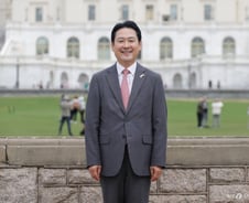 장동혁, 미국에서 뭐 하고 있길래…당내 시선도 '싸늘'