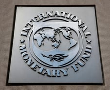 IMF "호르무즈 폐쇄 장기화·석유시설 피해시 전세계 2%대 성장에 그쳐"