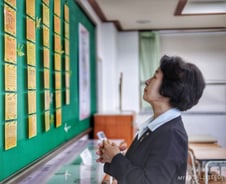 추미애, '세월호 12주기' 하루 앞두고 단원고 방문 "영원히 기억할 것"