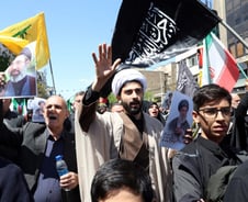 이란군 "미국 호르무즈 봉쇄 계속되면 홍해 봉쇄" 첫 경고