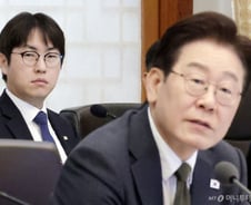 하정우 놓고 당청 줄다리기...與김영진 "부산 여론 들어보는 과정"