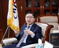 "엔비디아·아이온큐와 '맞손'…韓 AI 대전환 가속화 기대"