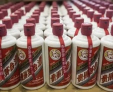 "한 병에 30만원"…사두면 돈 되는 술의 추락