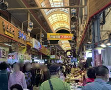 "국힘인데 전재수 찍으려고요" "한동훈 반듯하죠"…흔들리는 부산 민심[르포]