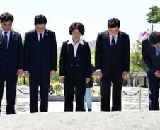 추미애·정원오·박찬대, 盧 묘역 참배…"수도권 공통 공약 준비 중"