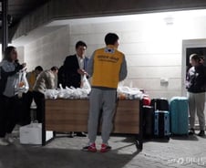 전쟁터 지키며 '필사의 탈출' 도왔다…주이란대사관 직원들 1억원 포상