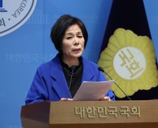 민주당, 최민희 경고 조치..."SNS에서 특정 후보 공개 지지"