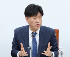 김용 "공천 반대 김영진·조승래 2명 뿐...공개 지지는 20명 넘어"