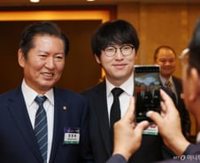 정청래 "하정우, 부산 북갑에 '안성맞춤'...좋은 소식 전할 듯"