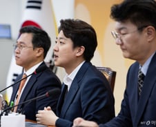 이준석 "조응천, 경기 선거 이끌 '대장선'…단일화? 아쉬운 건 국힘"
