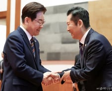 [D-30]與 '친명·친청' vs 野 '현역 불패' 대진표 완성, 지방권력 촉각