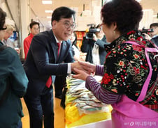 장동혁과 '각자 행보' 갈등설에...송언석 "부부도 선거철엔 따로 다녀"