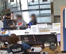 "존경스럽고 멋진 직업"…지구대 찾아 손편지 건넨 초등생들[오따뉴]