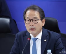 [속보]與 "전북군산김제부안 재보궐·…갑 김의겸, 을 박지원 전략공천"