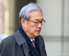 정진석 "평당원으로 돌아가 백의종군"…후보 신청 철회