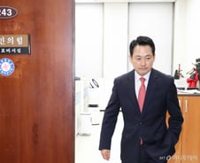장동혁, 정진석 후보 신청 철회에 "큰 결단에 감사"