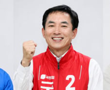 하정우 "이재명·전재수와 무적함대"…박민식·한동훈 "내가 보수 재건"