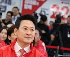 X에 스레드까지 SNS로 무대 넓히는 장동혁…2030·대여공세 동시 겨냥