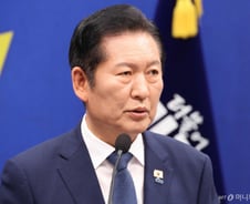 [속보]정청래, 선거 역효과 지적에 "오지 말라는 곳 간적 없었다"