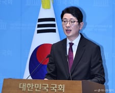 '공소취소 특검' 공세로 막판 반전 노리는 野...與의원 고발