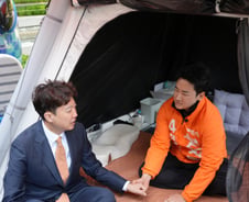 'TV 토론 배제' 7일 단식 정이한 병원 이송…이준석 "의자 하나 어렵나"