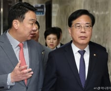 송언석·정희용 "李대통령 노골적 선거운동중...과거 자신 발언 돌아봐야"