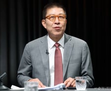 與 "박형준, '무장애 사투' 시민들에 부끄럽지 않나"