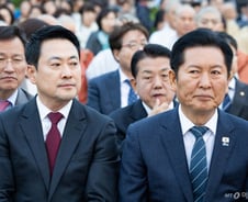 선거 앞 띄운 '반도체 배당금'…신중한 여당, 뒤집기 노린 야당