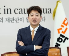 이준석 "조응천, '공소취소 저지'로 부동층 움직여…秋, 정치인 옷 벗어라"[터치다운the300]