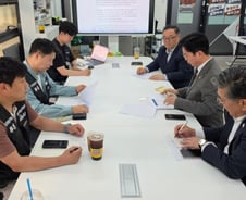 노동부 장관 만난 삼성 노조 "사측 대표교섭위원 교체해야 대화"