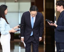 "매서운 바람, 제가 맞겠다" 이재용 회장, 3차례 꾸벅...대국민 사과