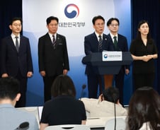 김민석 총리 "삼전 파업 피해 우려 시 긴급조정 등 모든 대응 수단 강구"