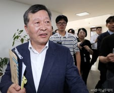 중노위원장 "노사, 대화하고 있어"…내일까진 판 안 깨진다