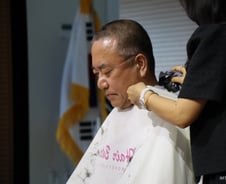 서범수, 삭발로 지지 호소…"국민의힘 대한 회초리는 제게 내려달라"