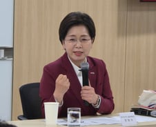 양향자 경기지사 후보, 삼성전자 앞에서 무기한 단식 "노사 대타협 촉구"