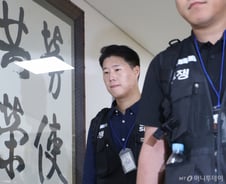 적자 내도 성과급 4억?…'과반 유지' 노조 무리수에 삼성 협상 진통