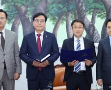 여야, 지방선거 이후 국회의장단 선출키로…상임위 구성 합의는 불발