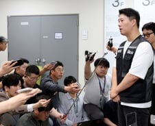 쟁점 딱 '하나' 남았다…삼성전자 총파업 D-1, 노사 최후 담판 돌입