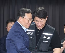 삼성전자 총파업 파국 일단 피했다…靑 "대승적 결단에 감사"