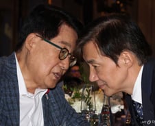박지원 "조국, 후보 사퇴로 미래 찾아야…한동훈은 덜익은 땡감"