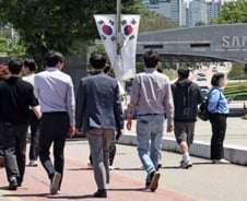 삼성전자 노조 임단협 투표 첫날 '흥행'…3시간 반 만에 참여율 57%