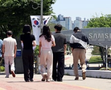 삼성전자 노조 '잠정합의안' 4.6만명 투표…투표율 80% 돌파