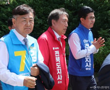 김관영 '무소속 돌풍'…민주당 텃밭 전북 '명심' 논란에 격전지로
