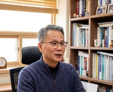 돼지 몸에서 인간 장기 키운다…중국 러브콜 뒤로 하고 한국 온 석학