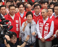 박형준·박민식 손잡고 부산에 뜬 박근혜…보수결집 승부수