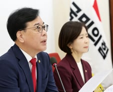 국힘 "李대통령, 기표소 나와 투표지 노출 후 재입장…靑 답변하라"