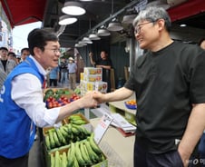 정원오, 선거운동 총력전 돌입…유세차보다 도보 누비며 '한 걸음 더'