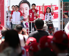 오세훈, 서울 전역 돌며 "李 겸손하게 만들 기회, 2년 내 오지 않아"